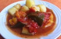 Ratatouile s pečenou zeleninkou a vařenými bramborami